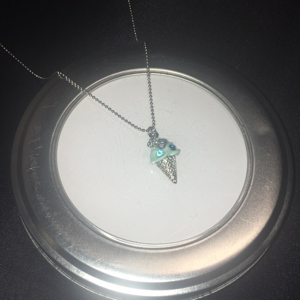 CLAIRE’S Cute Ice Cream Necklace